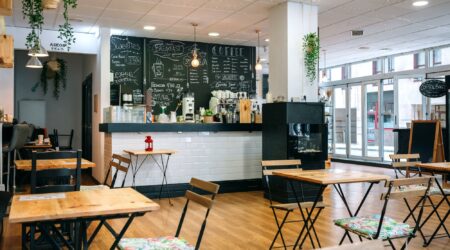 Tips Memilih Kursi Cafe